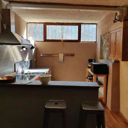 Morier Apartment *